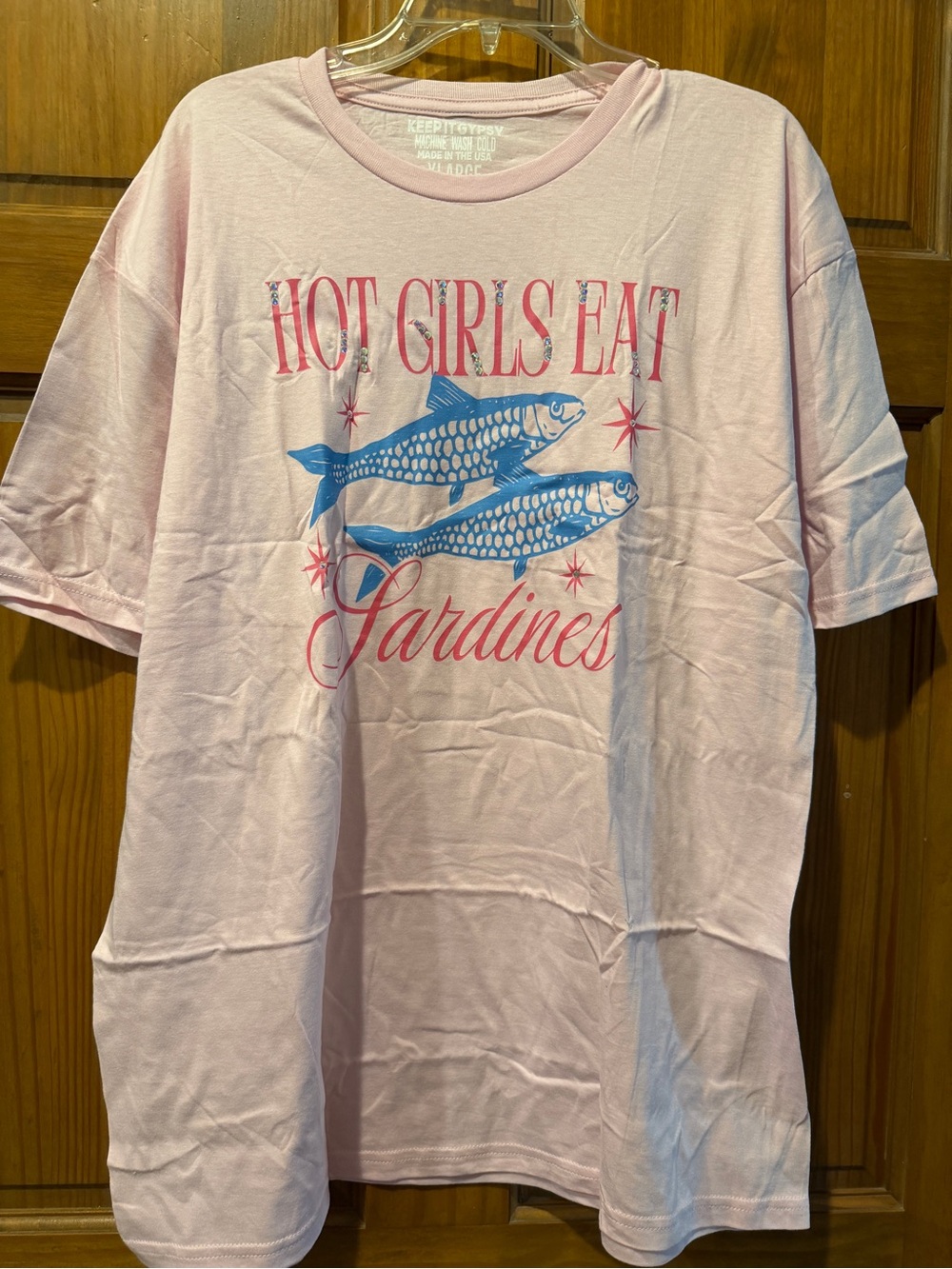 NWOT! Sz xl Pink "Hot Girls Eat Sardines" Rhinestone bling Graphic Tee